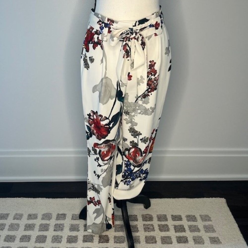 Express Women's Ankle High Rise, Multicolored Floral Print, With Pockets Size 2R